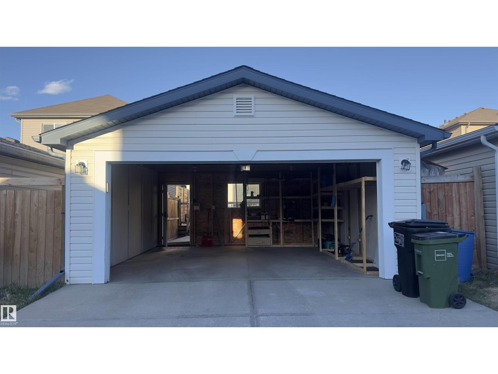 1542 33A ST NW - 37