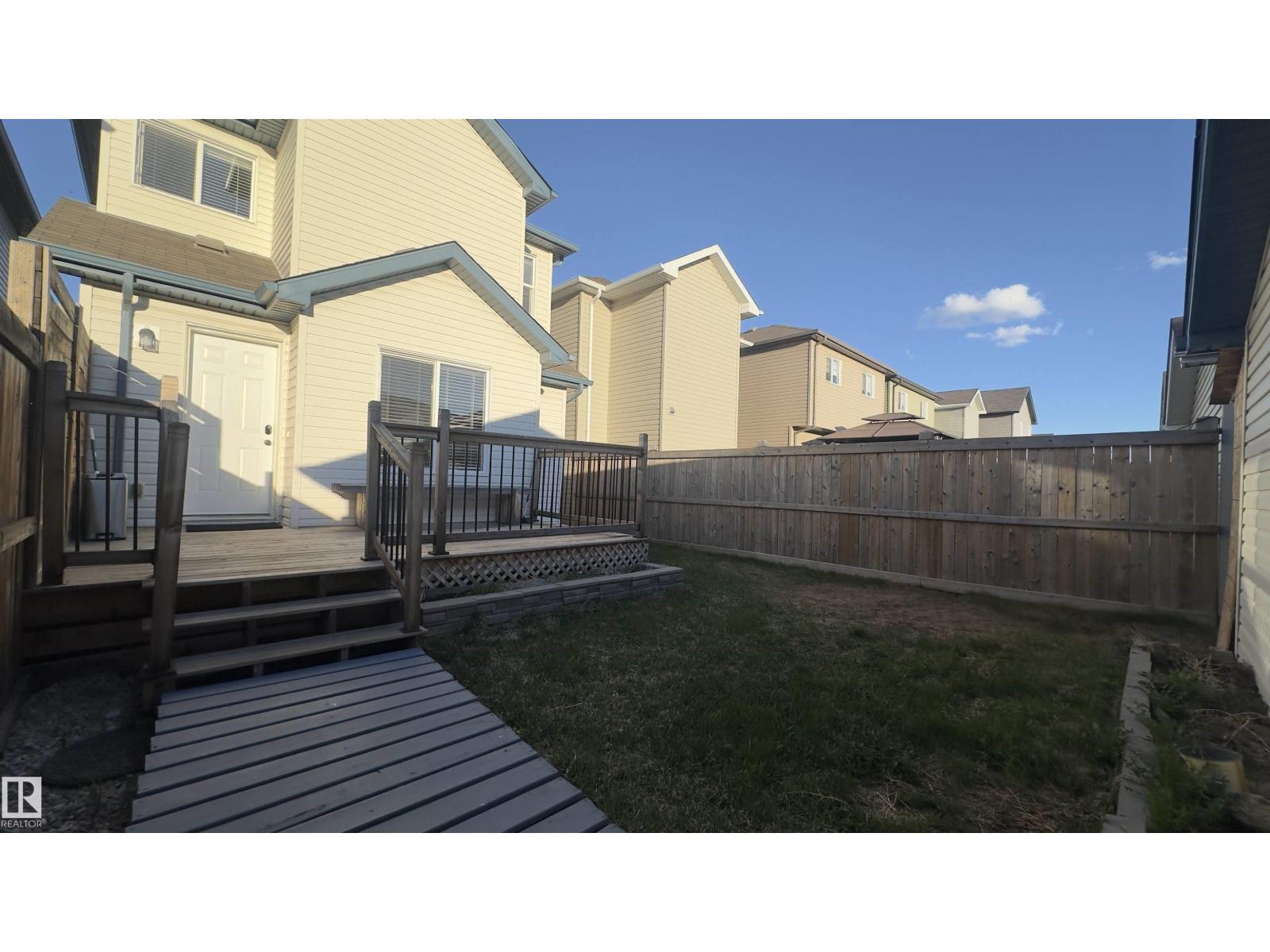 1542 33A ST NW - 38