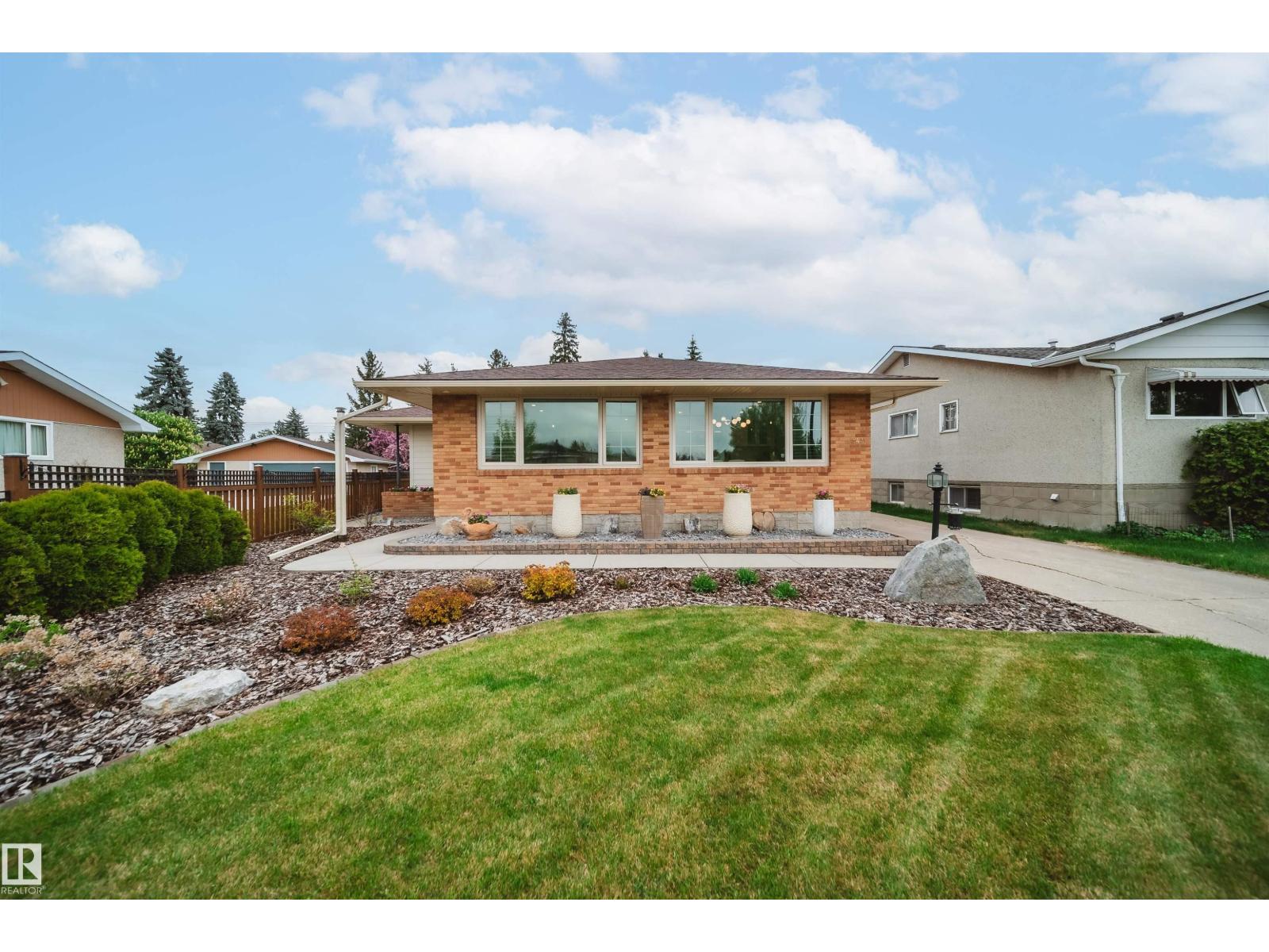 5431 113A ST NW - 1