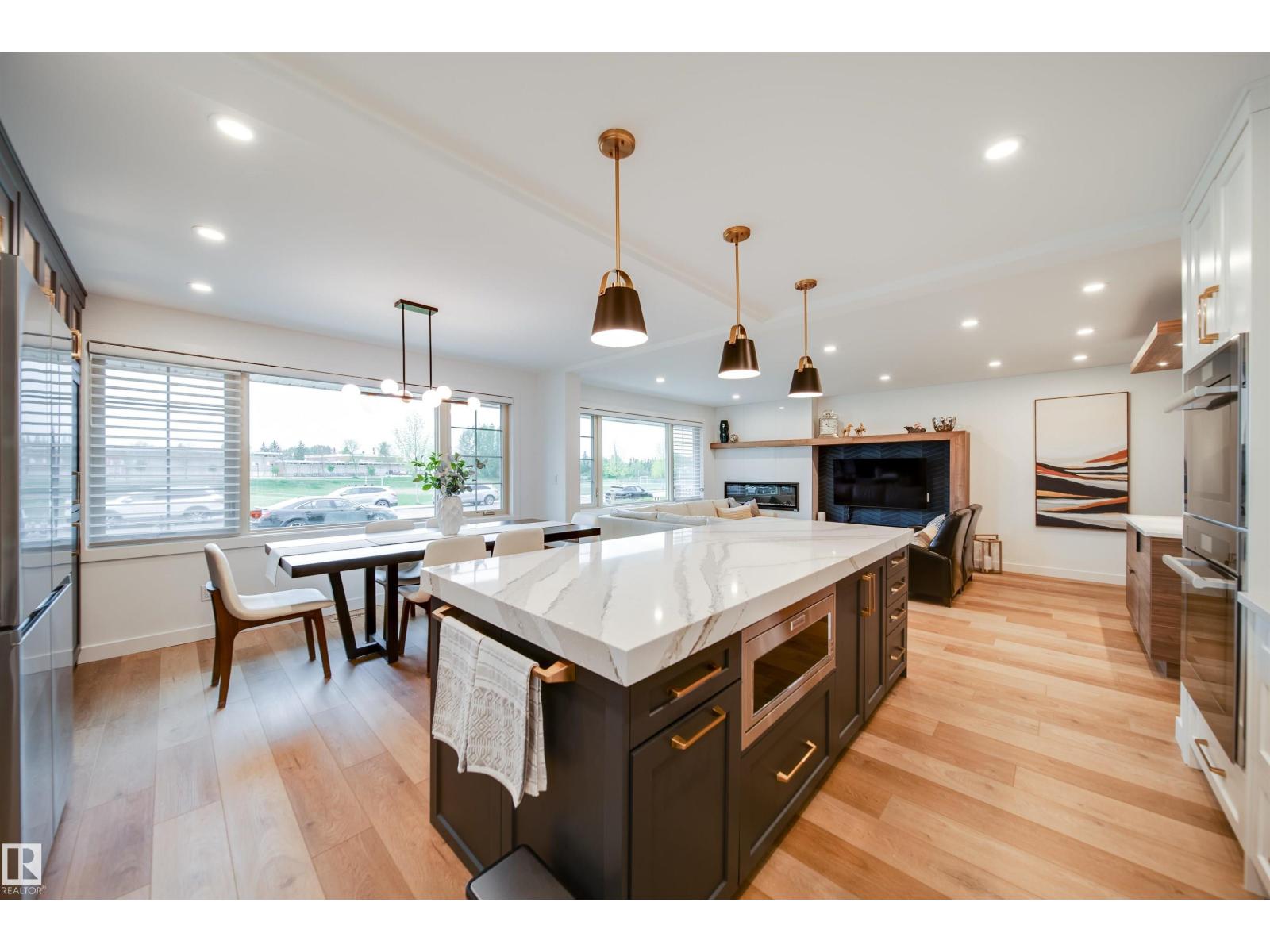 5431 113A ST NW - 11