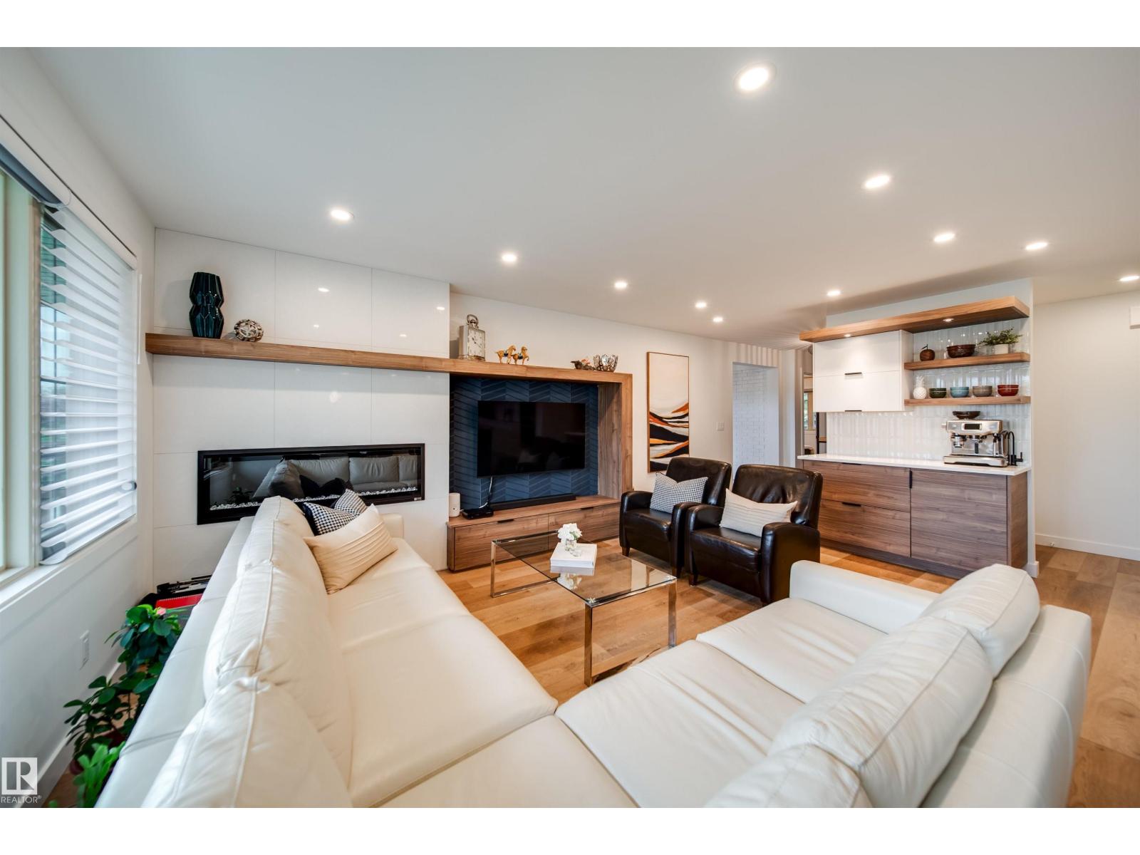 5431 113A ST NW - 17