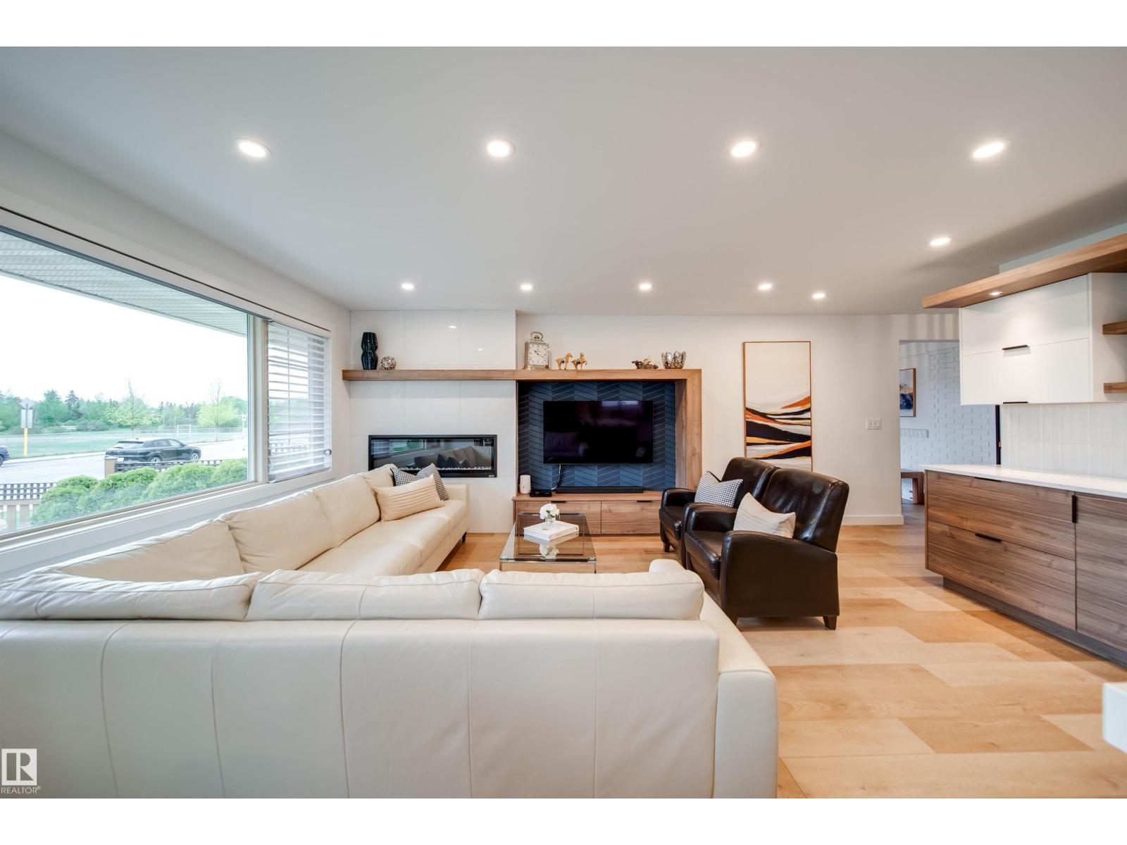 5431 113A ST NW - 18