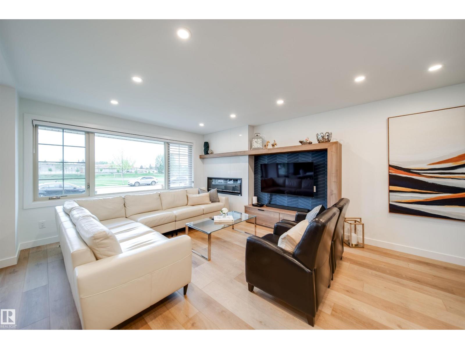 5431 113A ST NW - 19