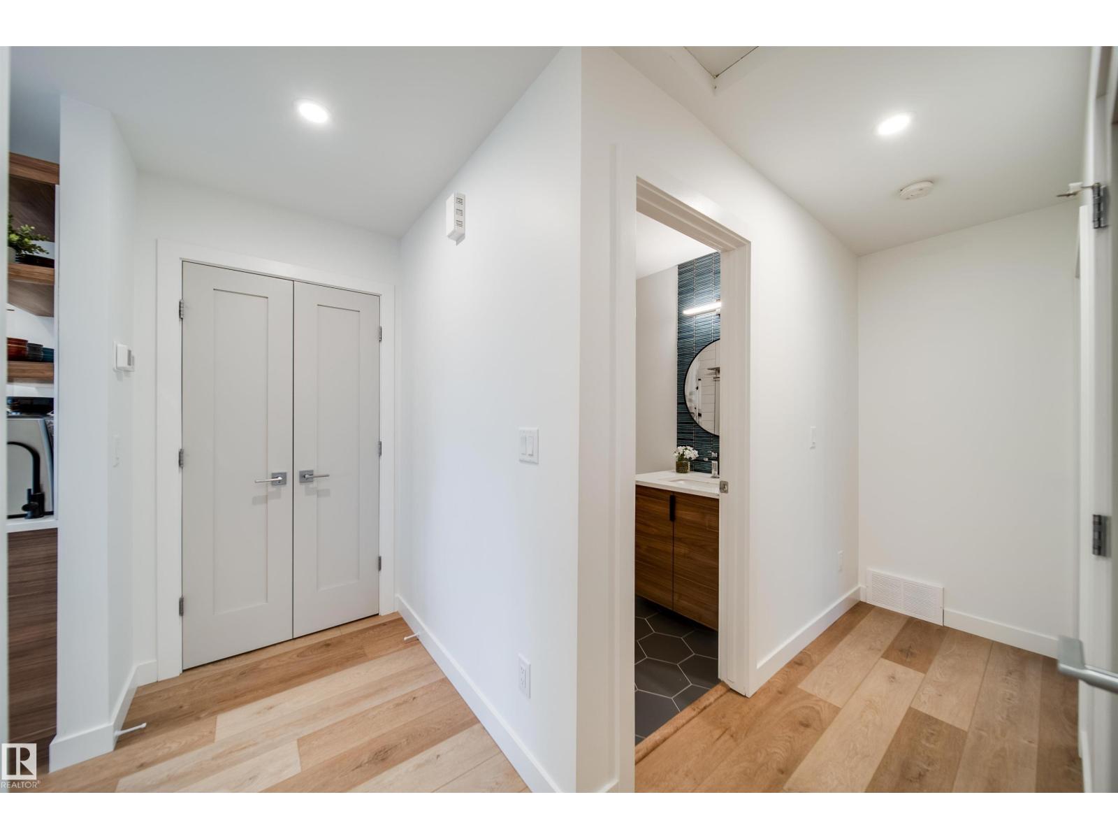 5431 113A ST NW - 22