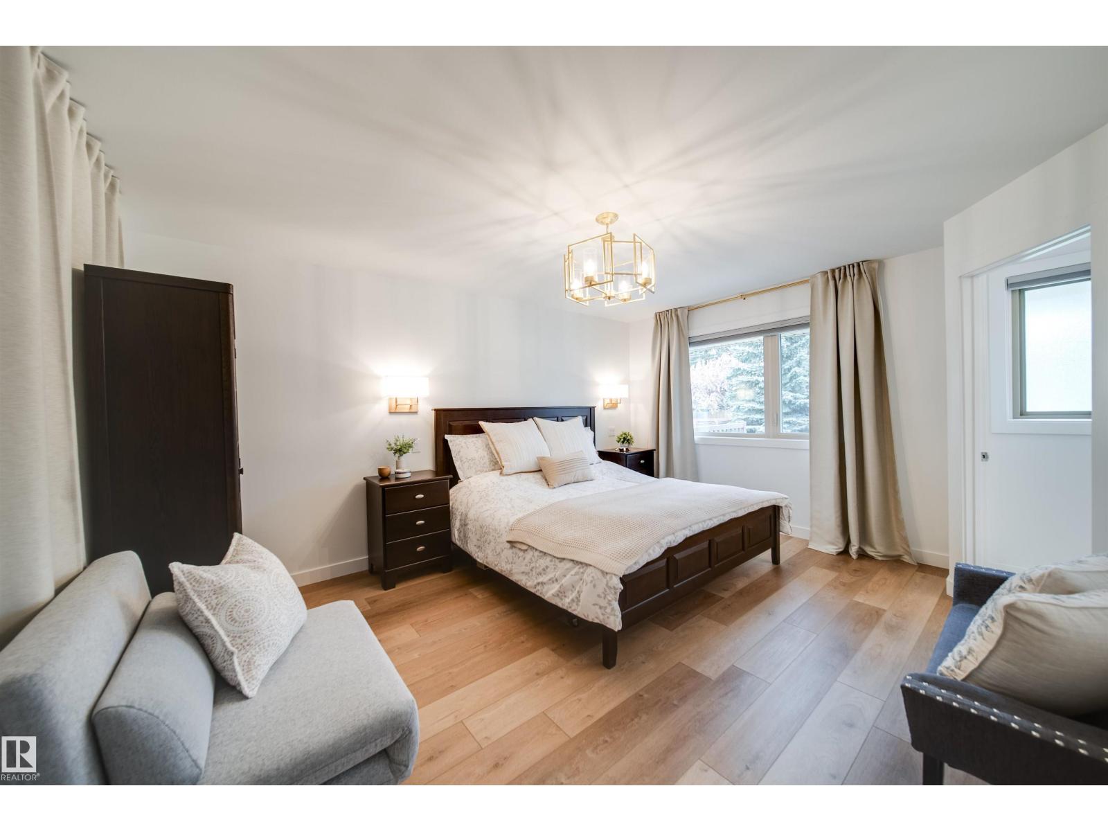5431 113A ST NW - 23