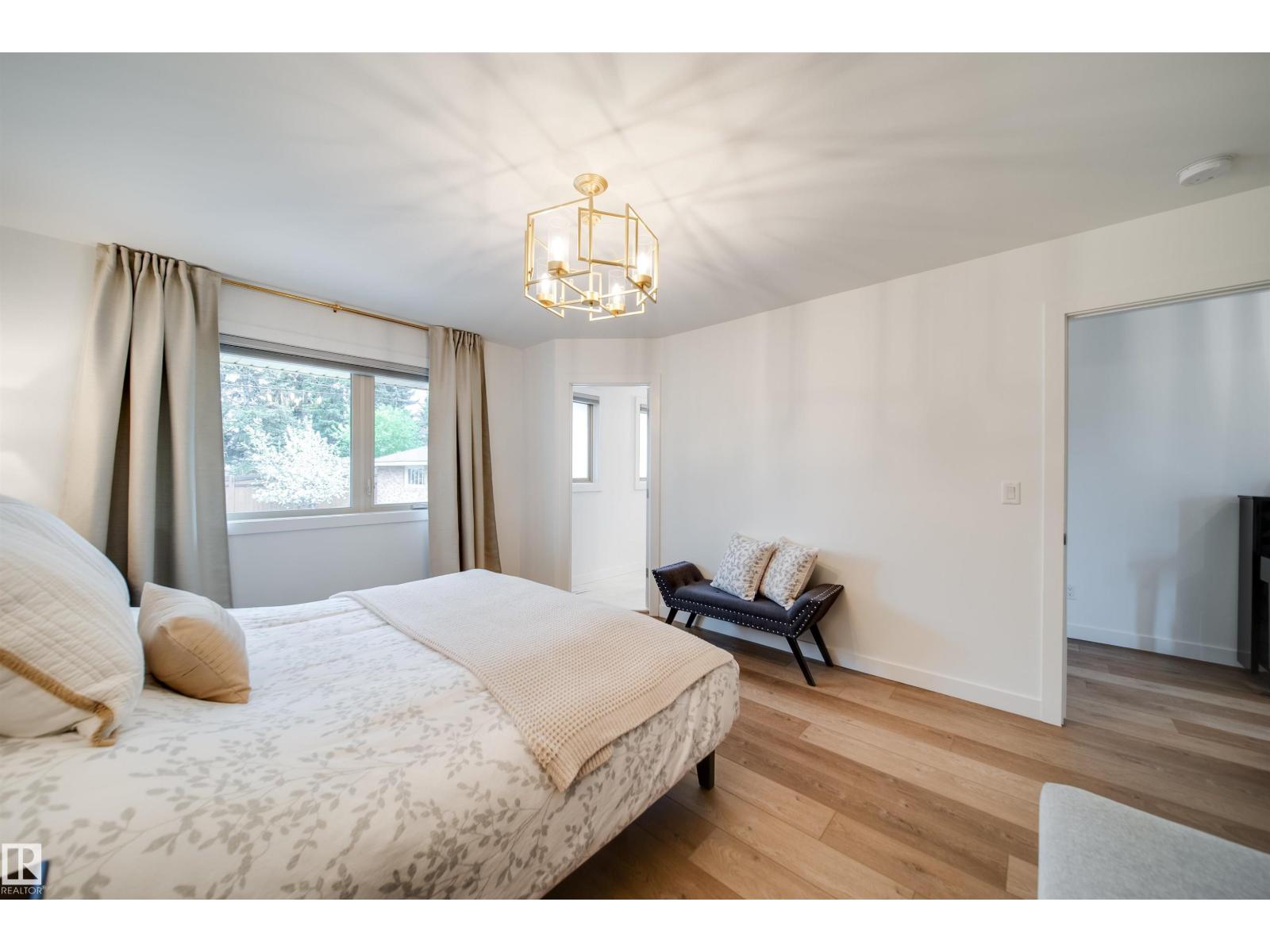 5431 113A ST NW - 24