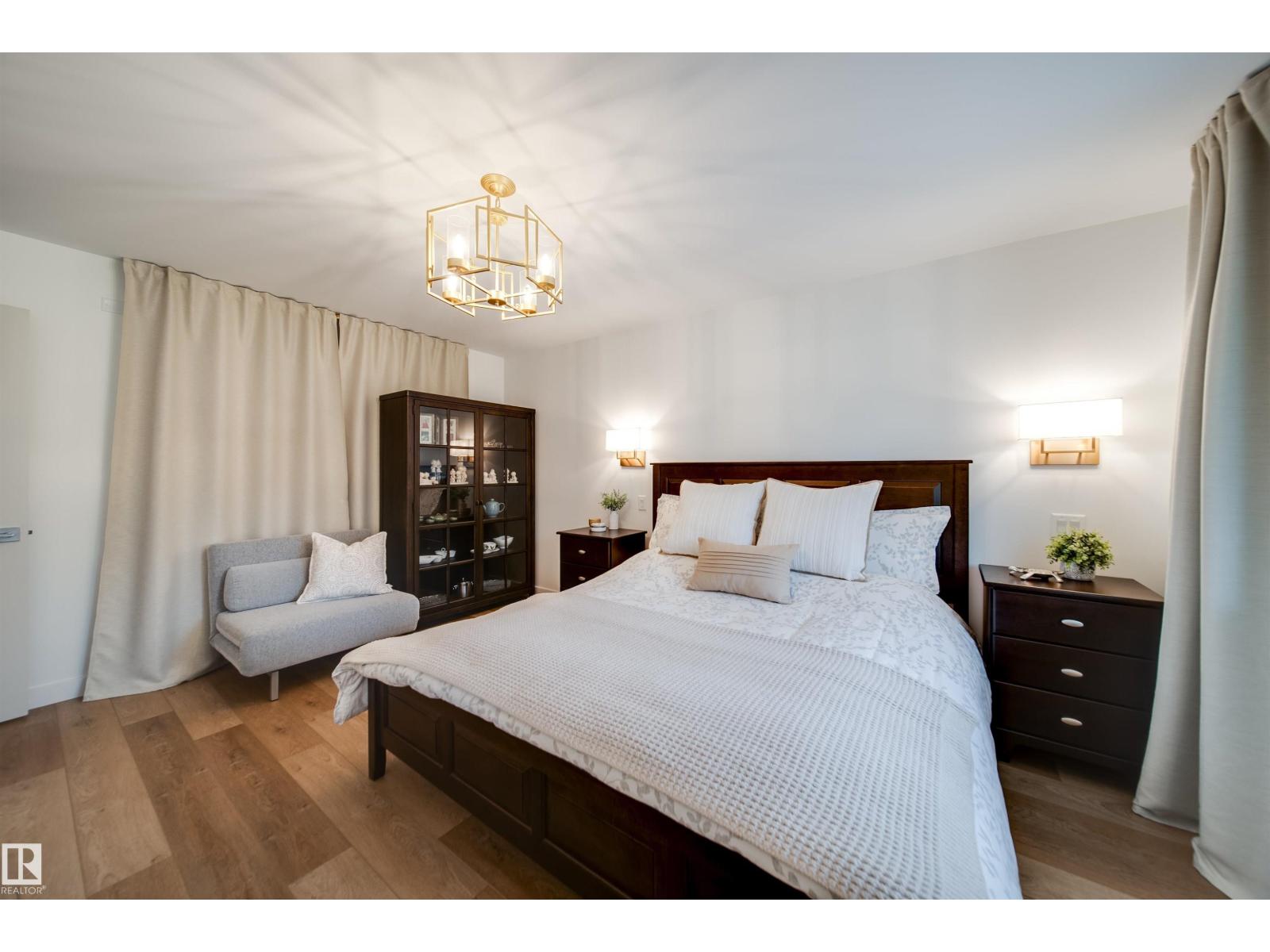 5431 113A ST NW - 25