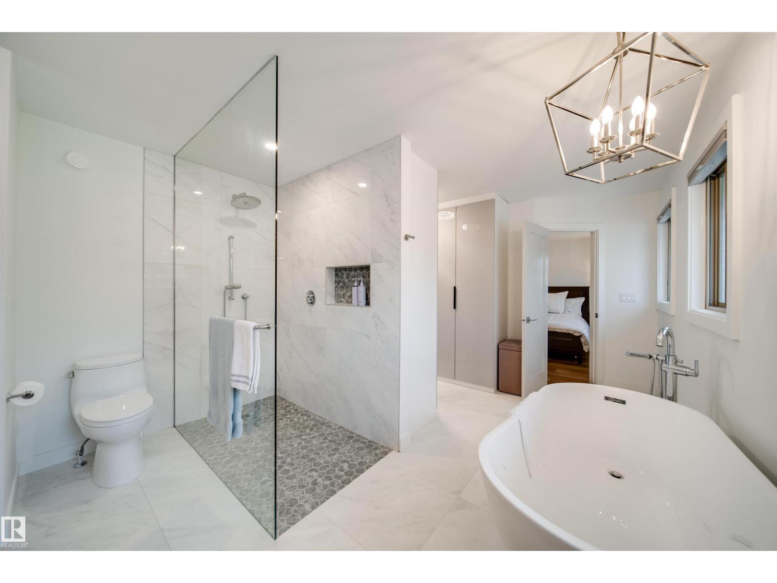 5431 113A ST NW - 28