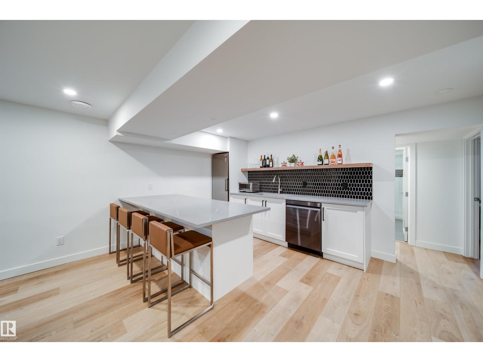 5431 113A ST NW - 33