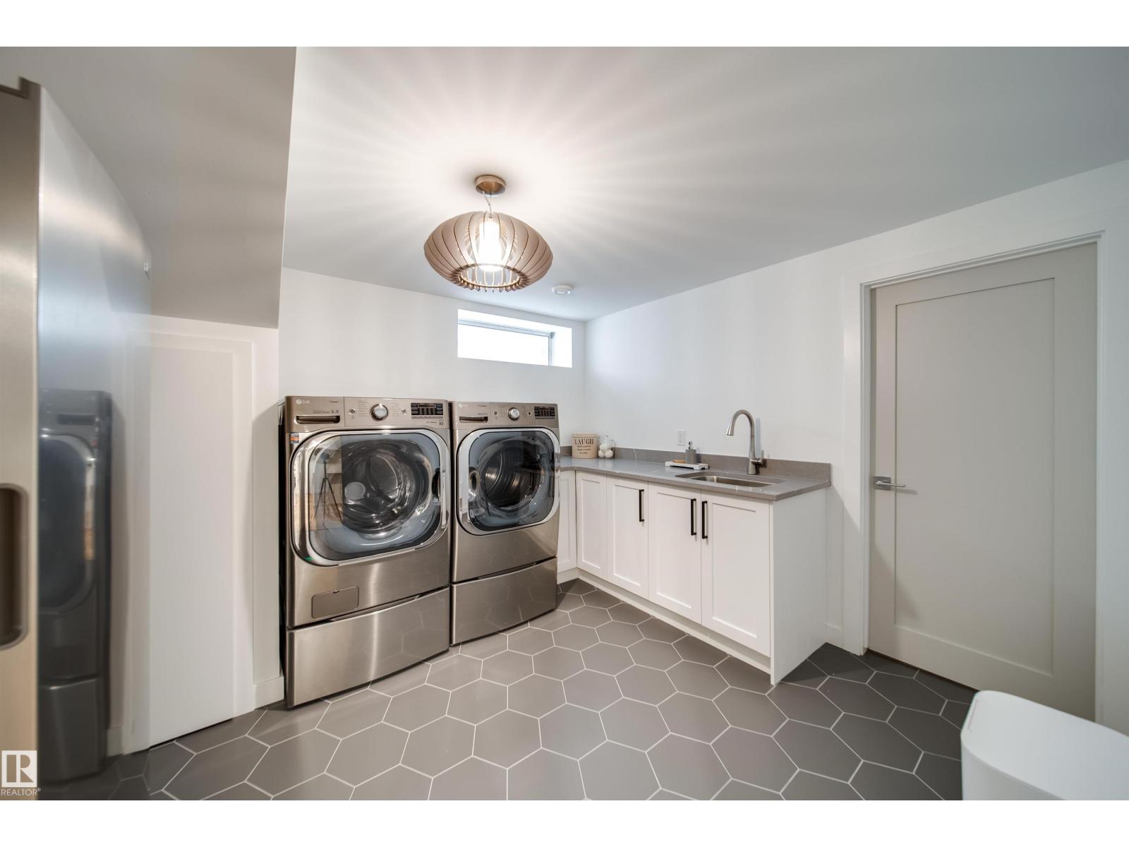 5431 113A ST NW - 39