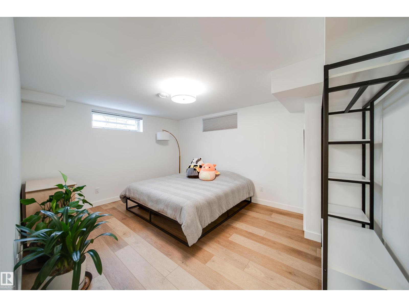 5431 113A ST NW - 40