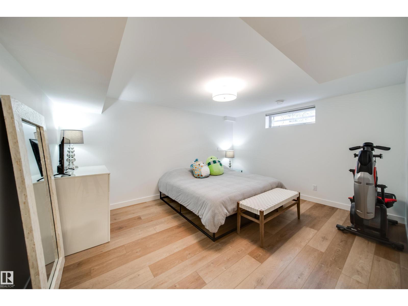5431 113A ST NW - 42