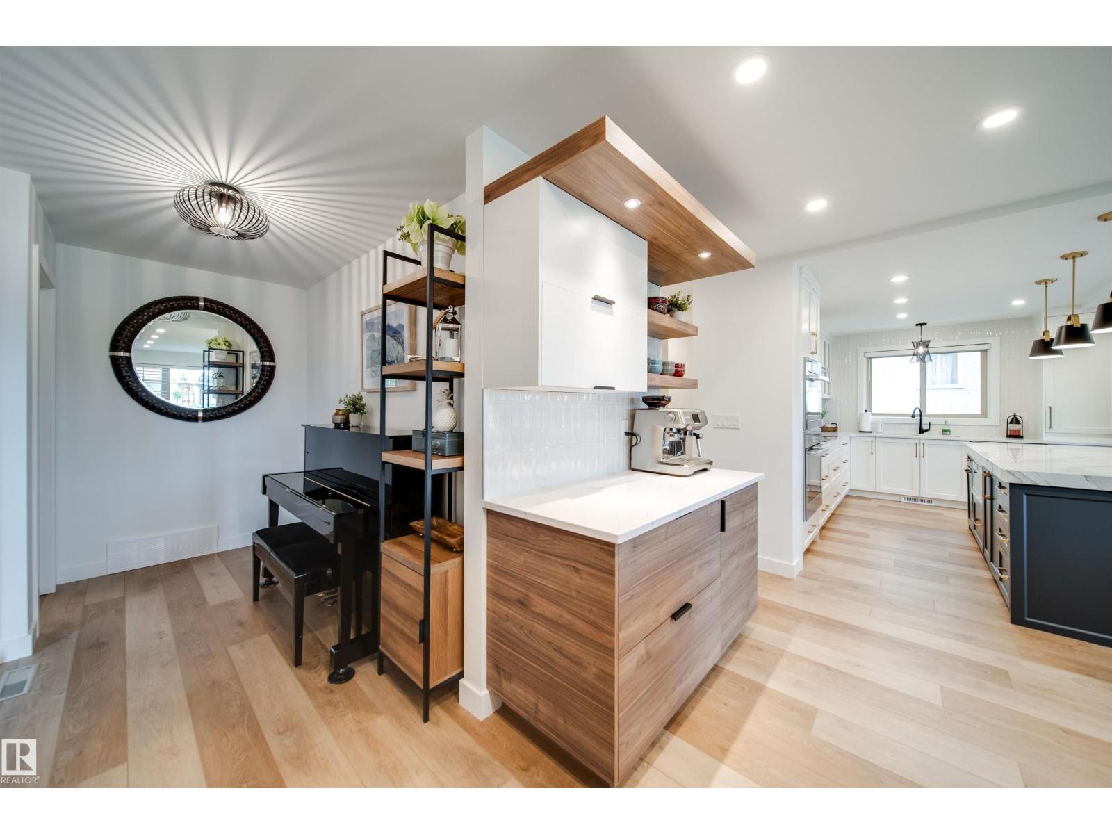 5431 113A ST NW - 6