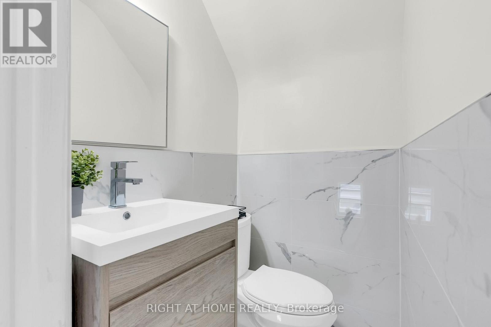 6 VANBRUGH AVENUE - 27