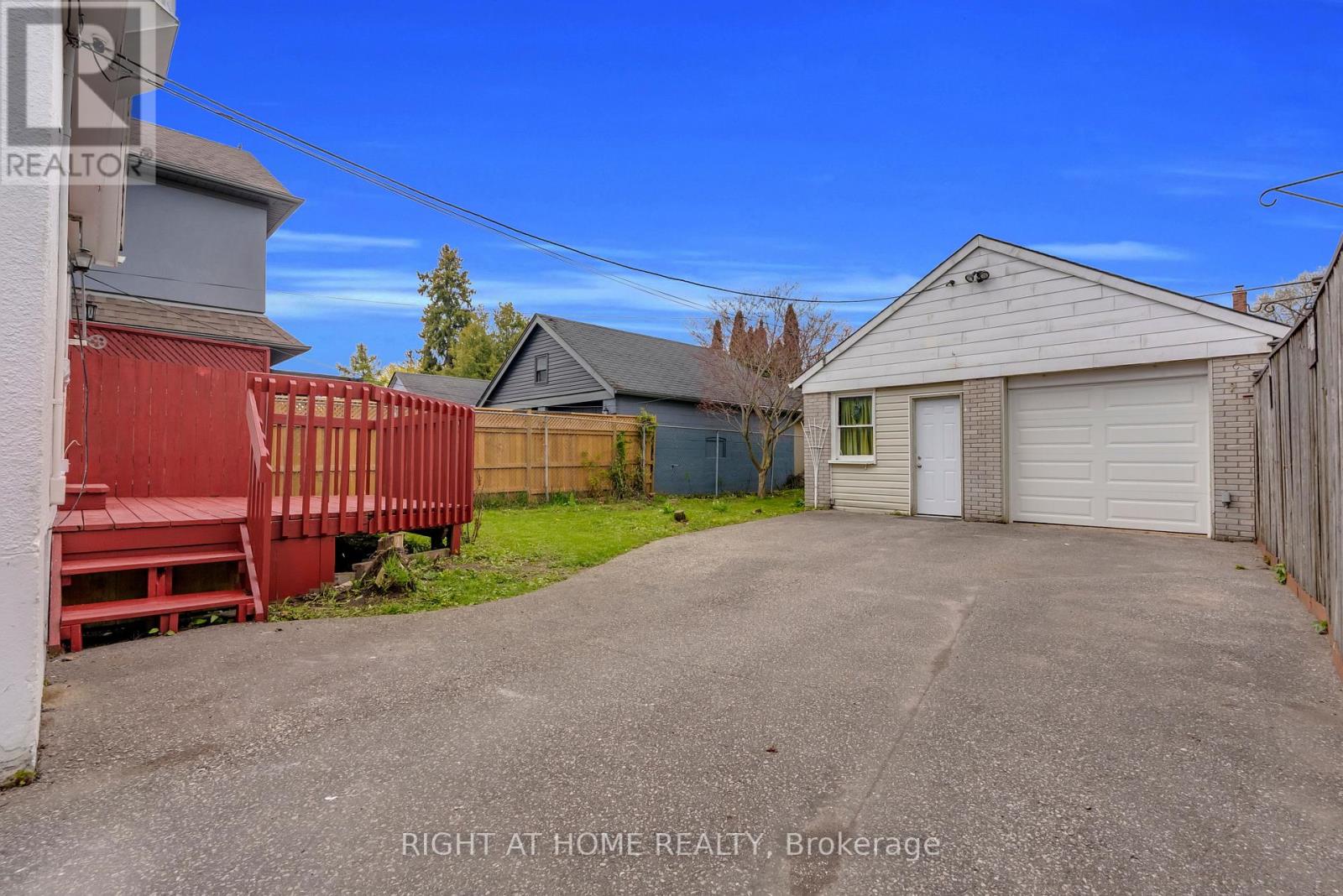 6 VANBRUGH AVENUE - 37