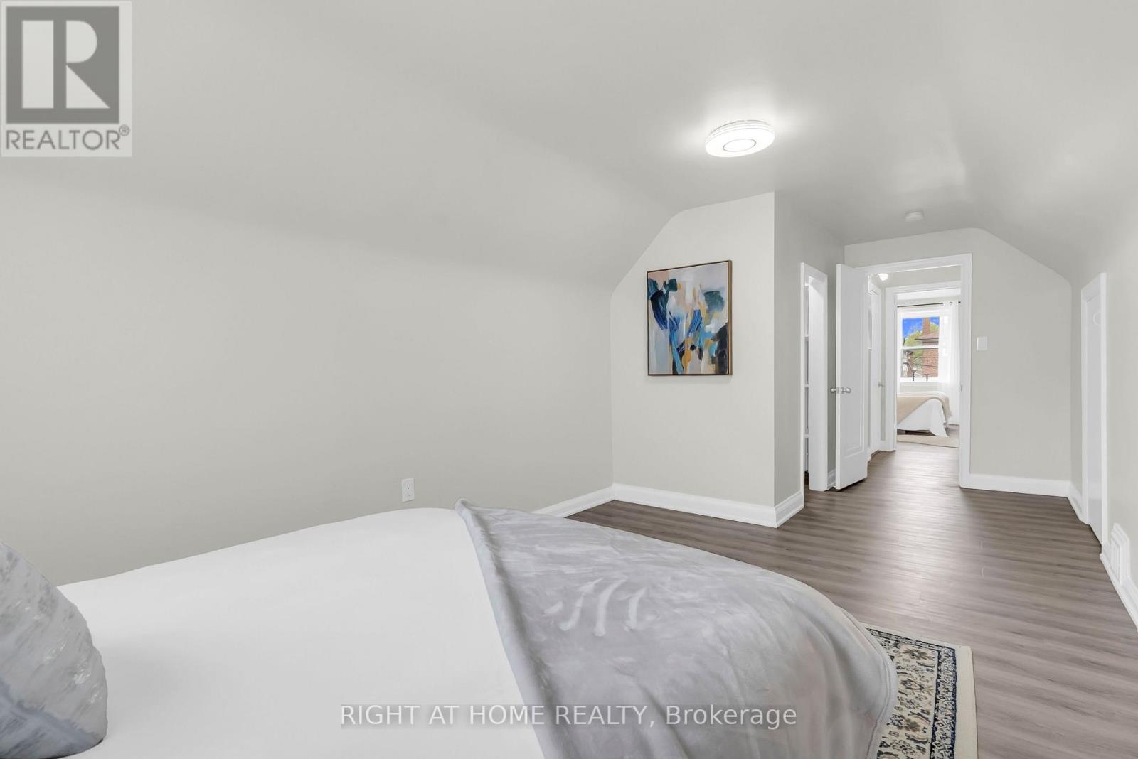 6 VANBRUGH AVENUE - 24
