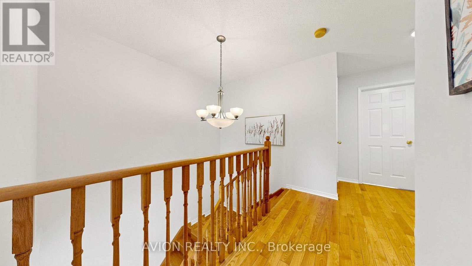 12 RIDEAU DRIVE - 13