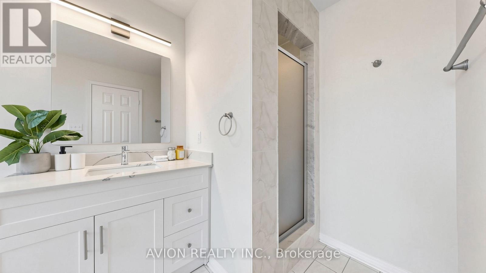 12 RIDEAU DRIVE - 17