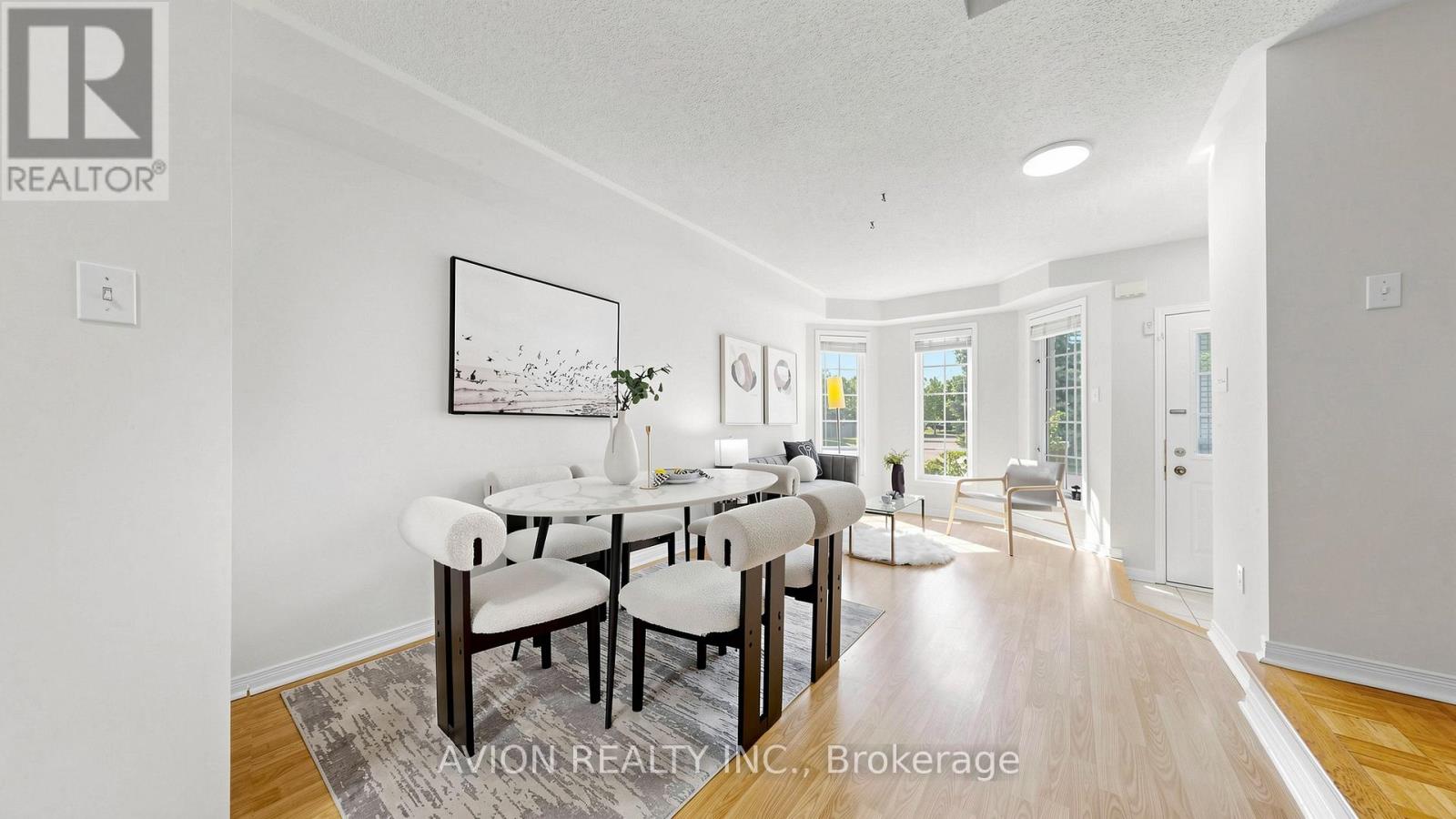 12 RIDEAU DRIVE - 4