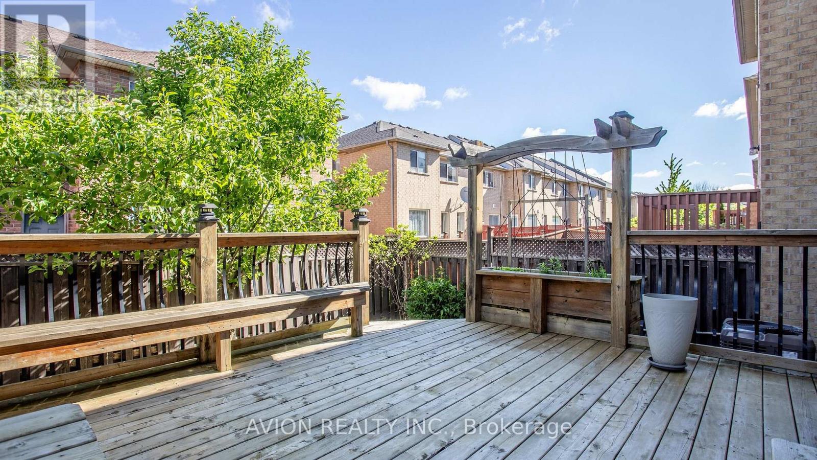 12 RIDEAU DRIVE - 27