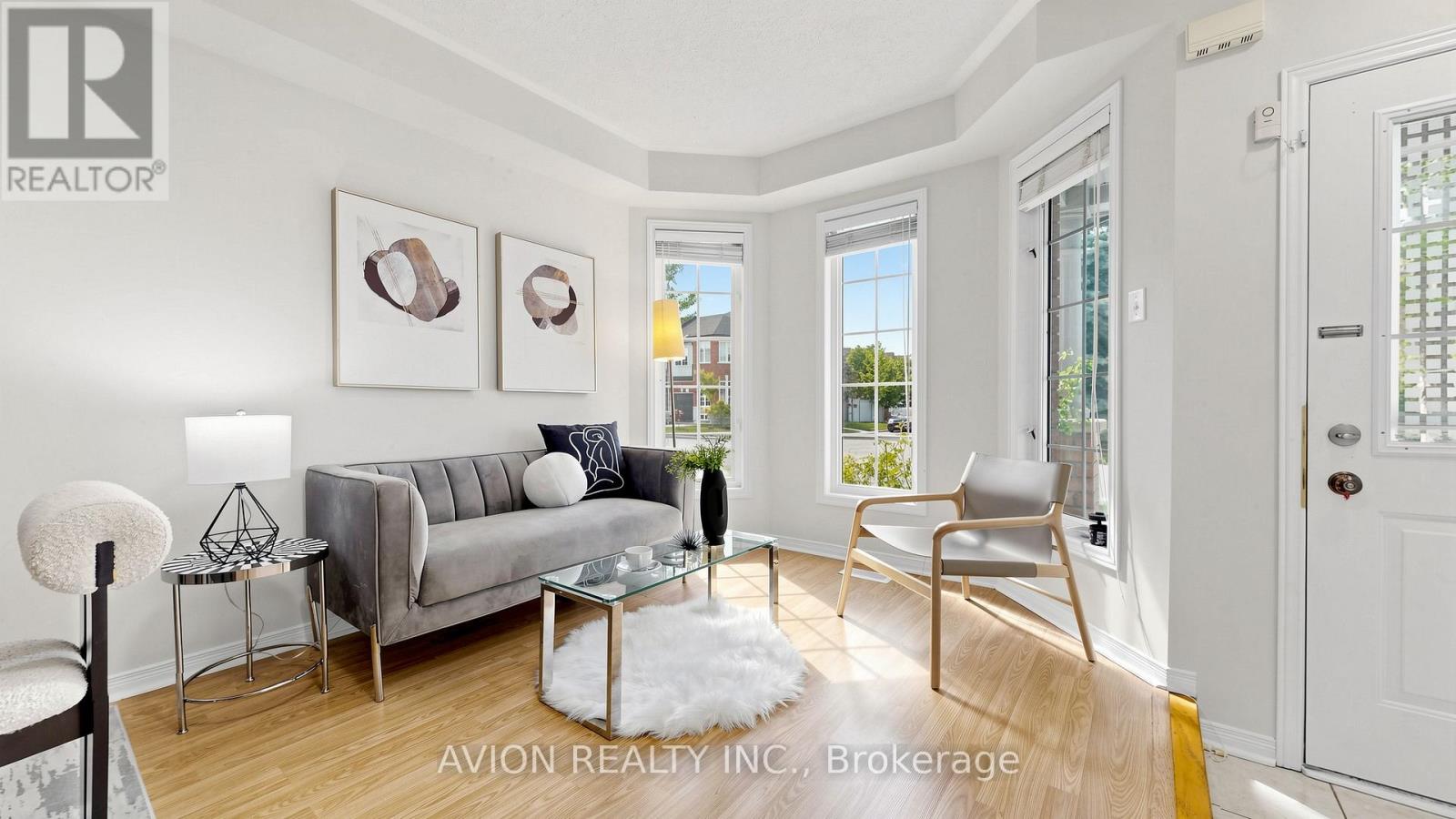 12 RIDEAU DRIVE - 2