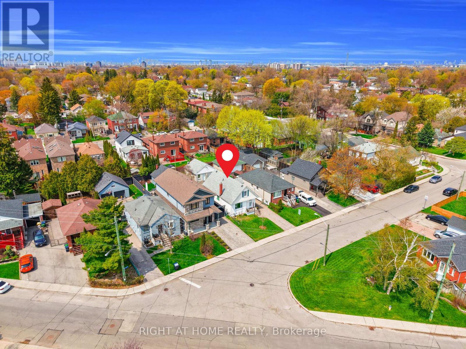 6 VANBRUGH AVENUE - 47