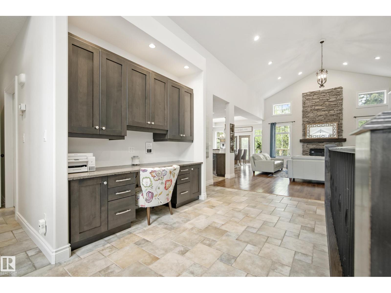 #25 53024 RGE ROAD 15 - 11
