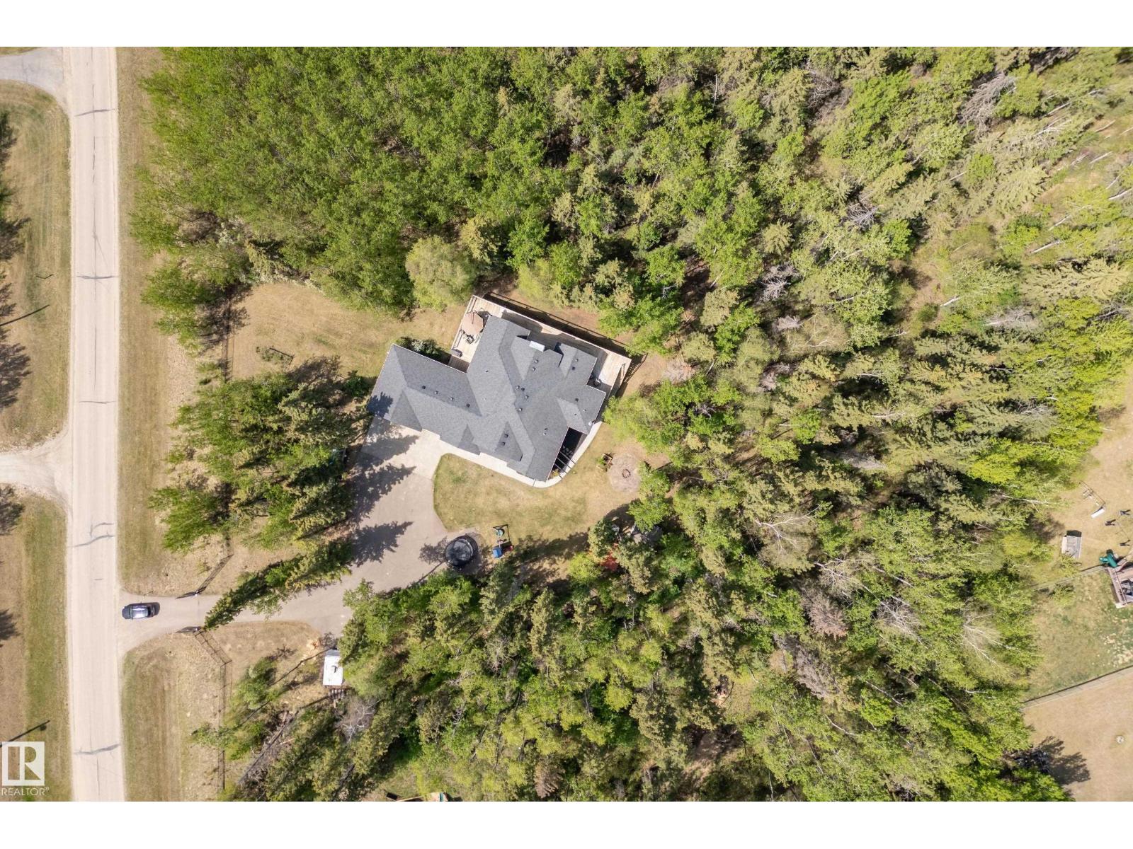 #25 53024 RGE ROAD 15 - 4