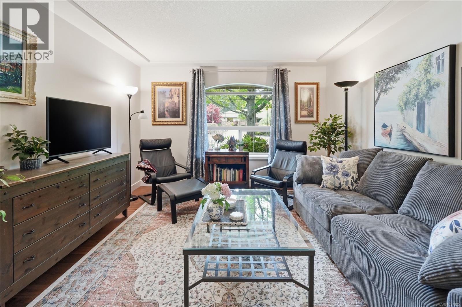 541 Tyee Cres - 19