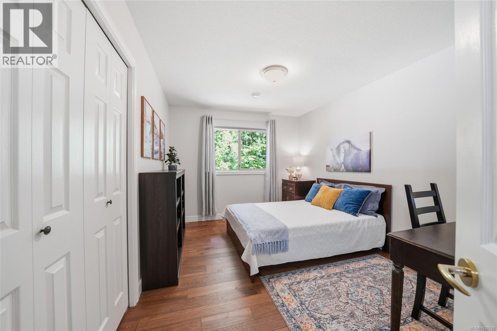 541 Tyee Cres - 39