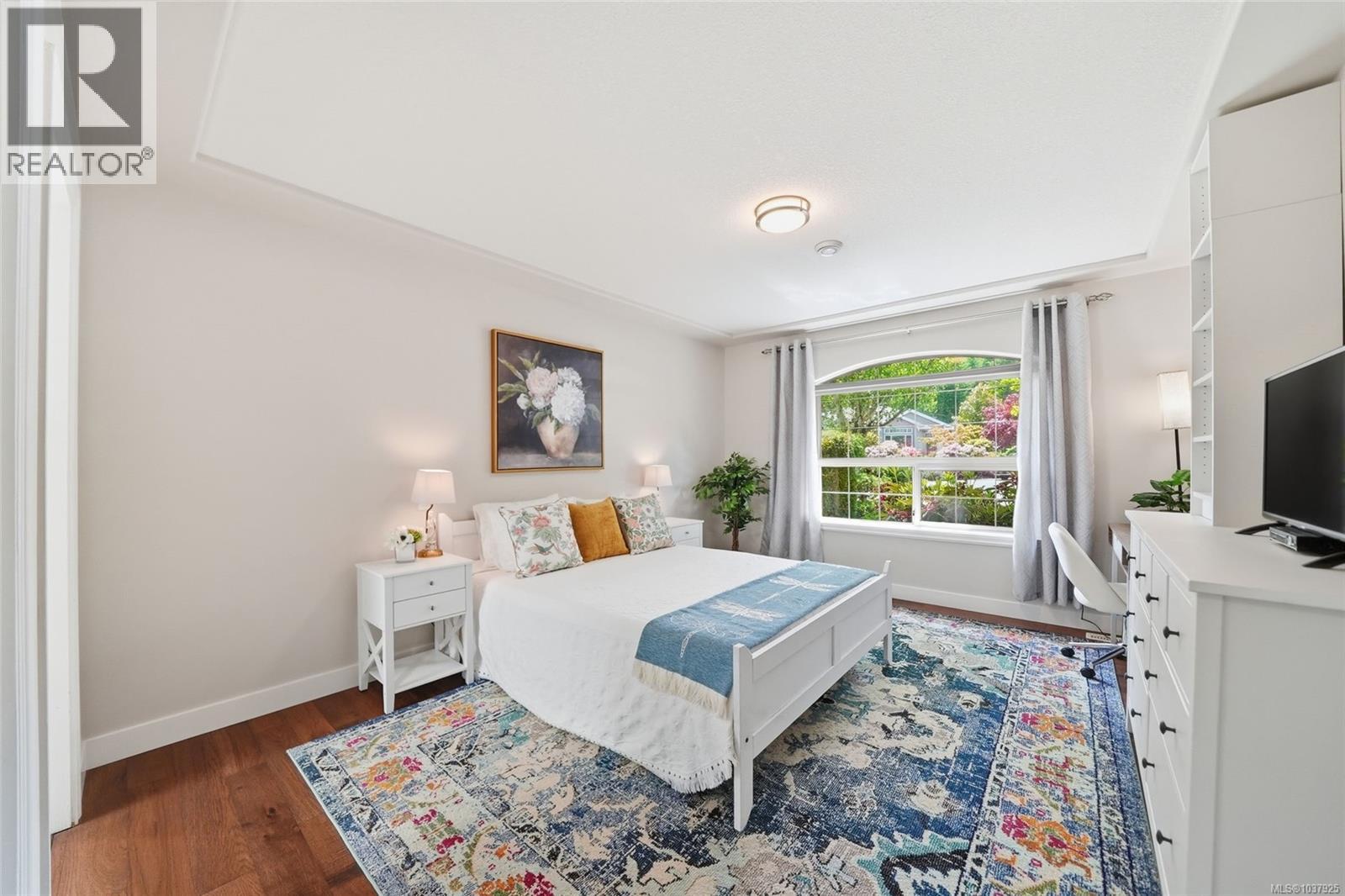 541 Tyee Cres - 40