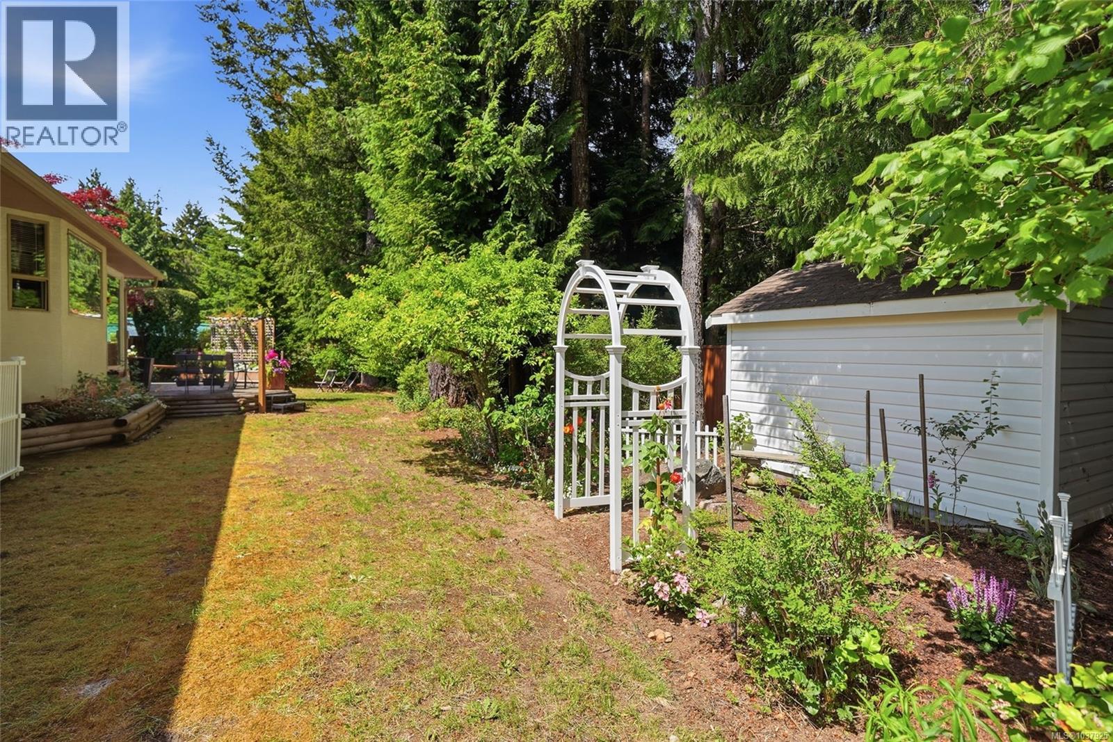 541 Tyee Cres - 53