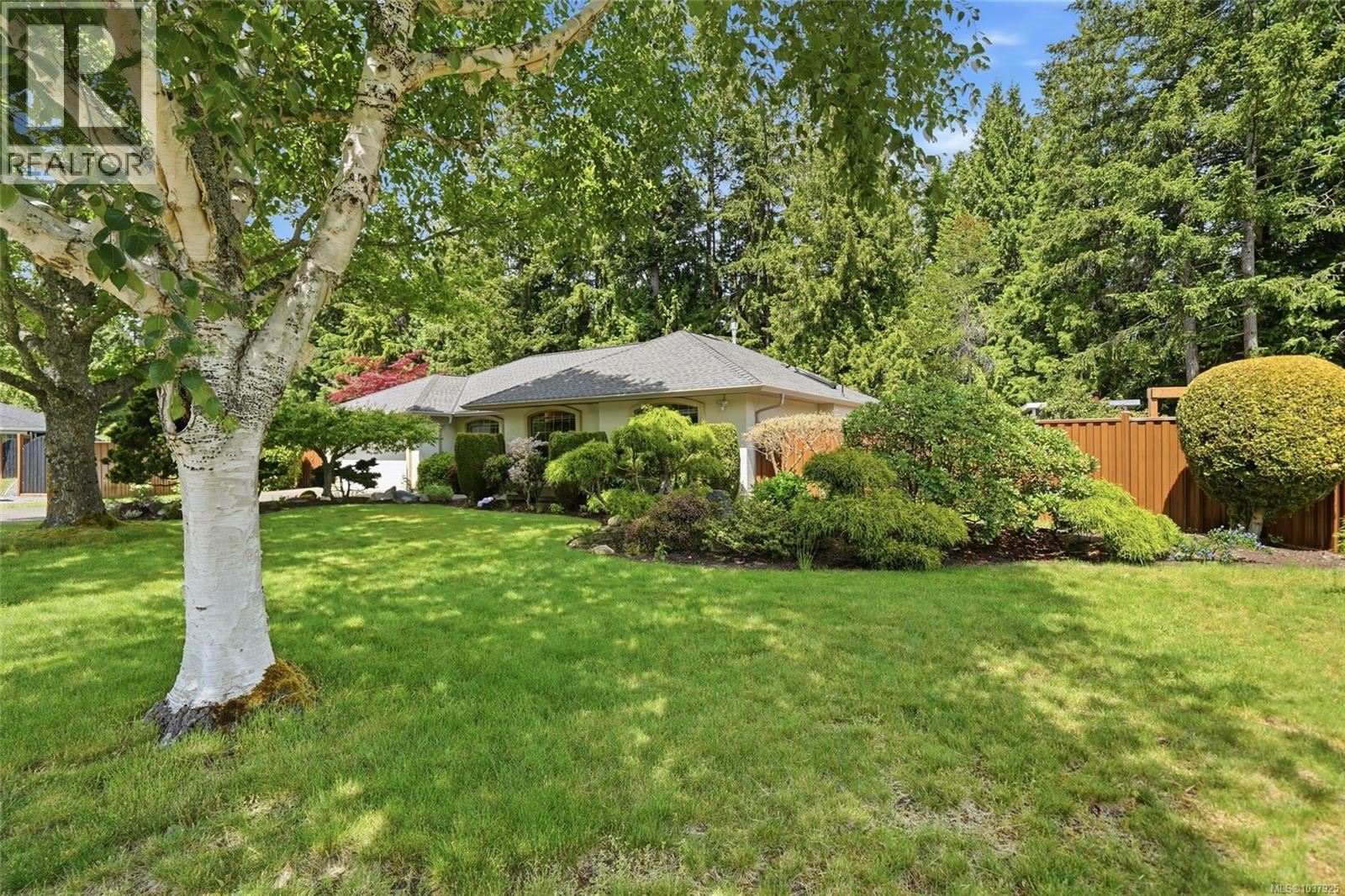 541 Tyee Cres - 60