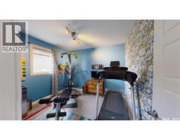 5pc Bathroom - 24 Hahn Crescent, Kindersley, SK S0L1S1 Photo 14