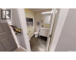Bedroom - 24 Hahn Crescent, Kindersley, SK S0L1S1 Photo 17