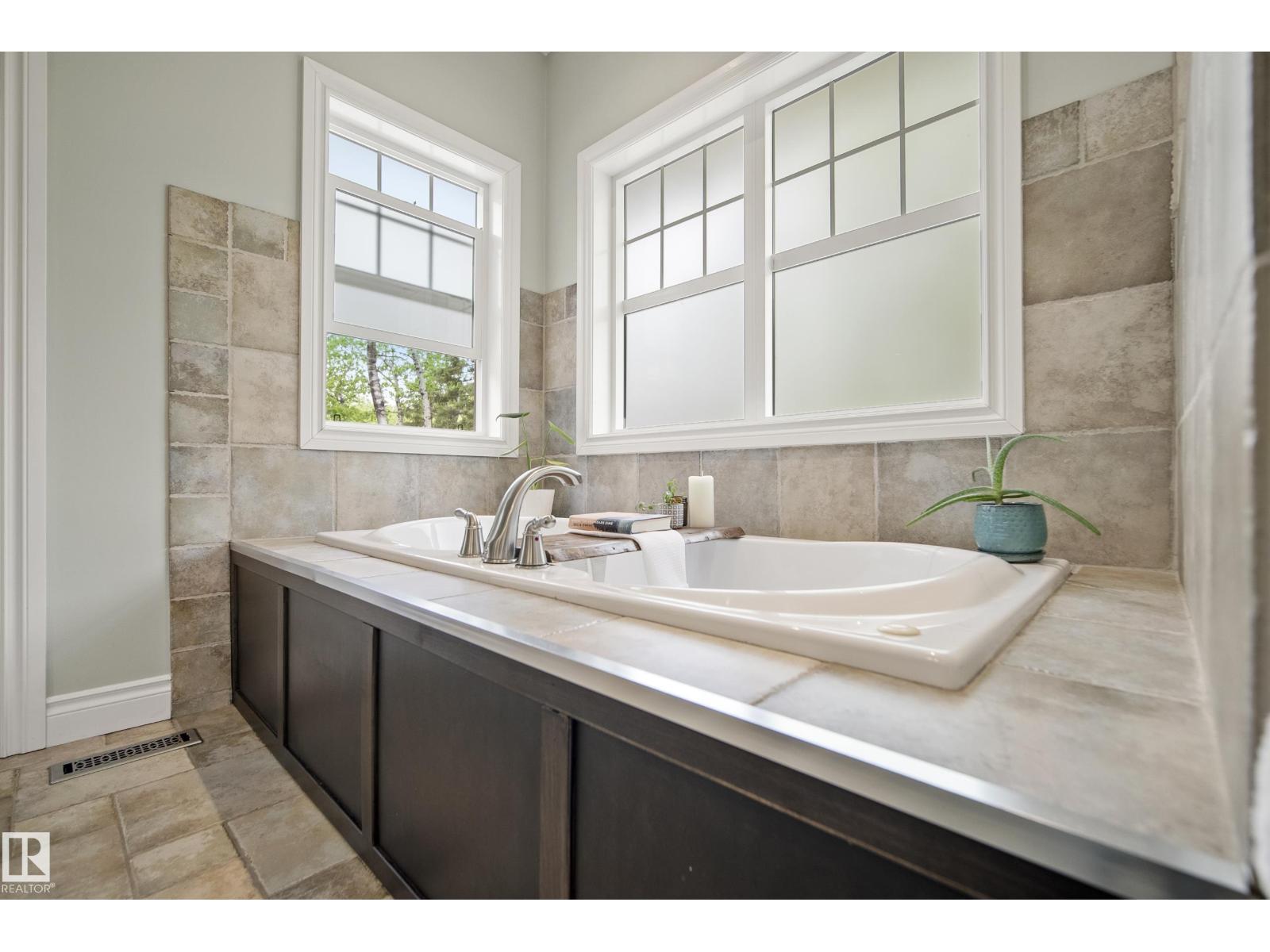 #25 53024 RGE ROAD 15 - 38