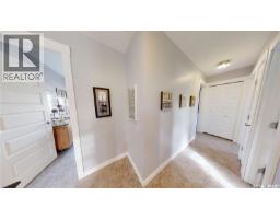 5pc Ensuite bath - 24 Hahn Crescent, Kindersley, SK S0L1S1 Photo 18