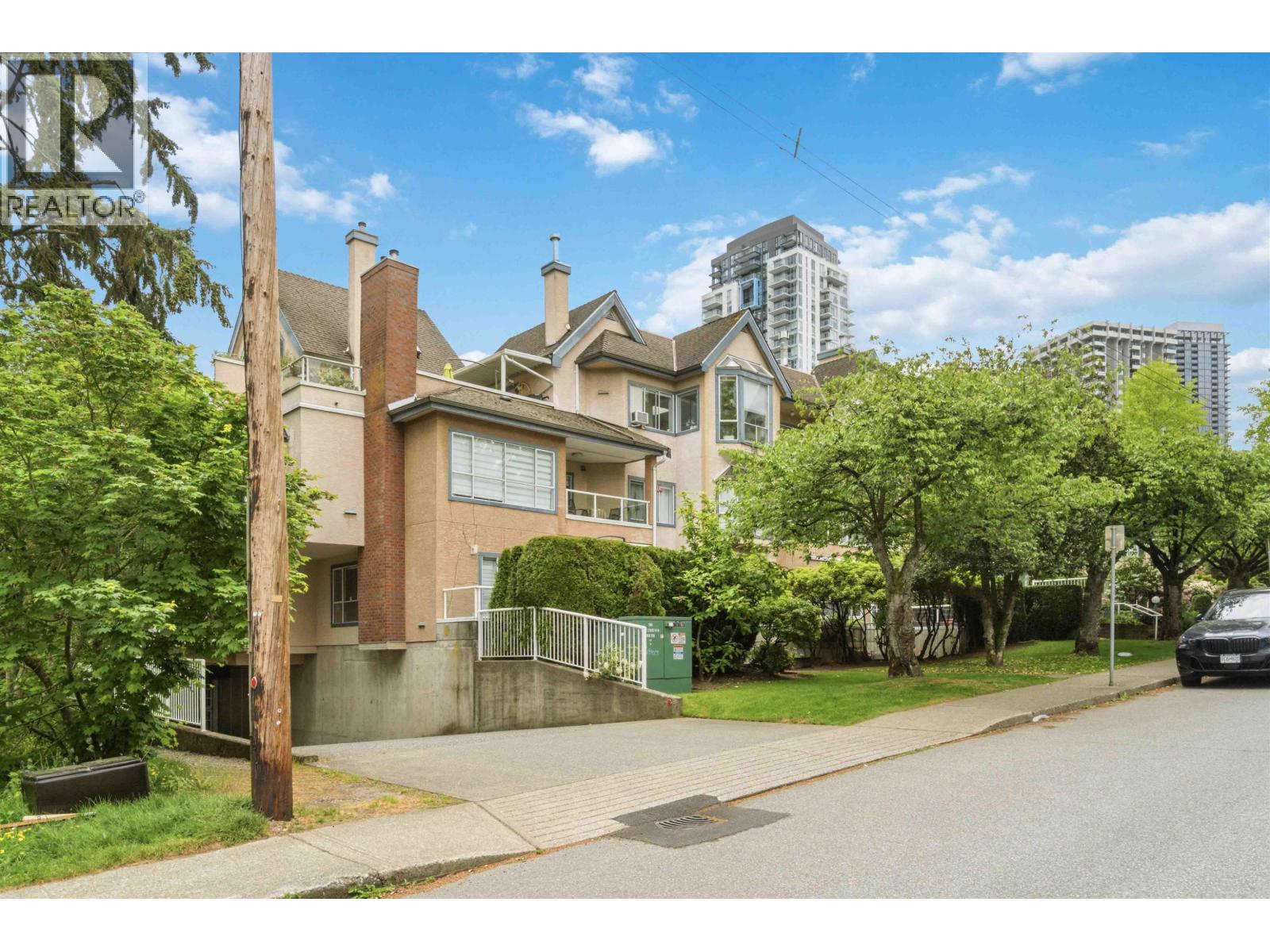 106 5568 BARKER Avenue - photo 2