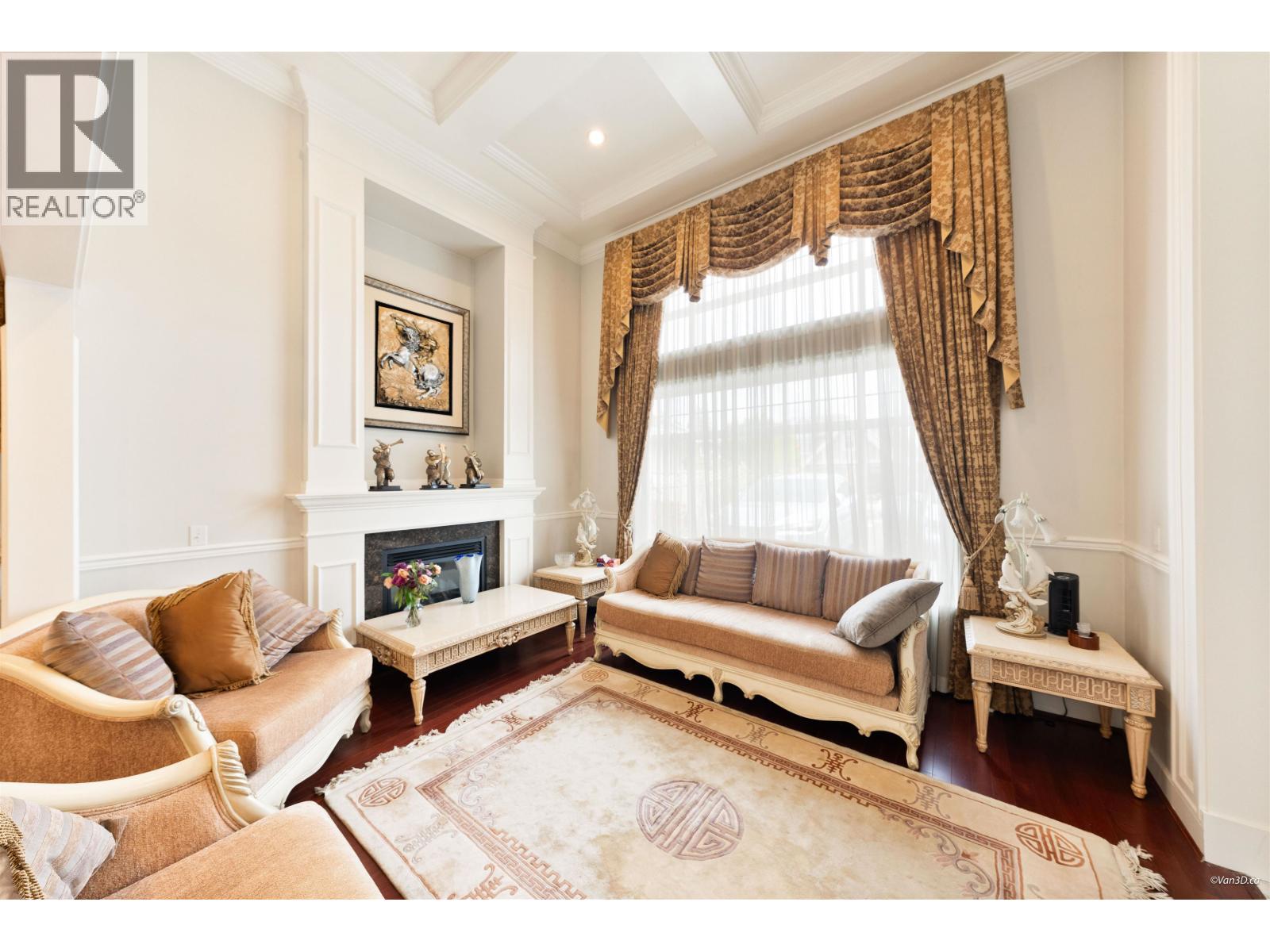 9291 KIRKMOND Crescent - main photo