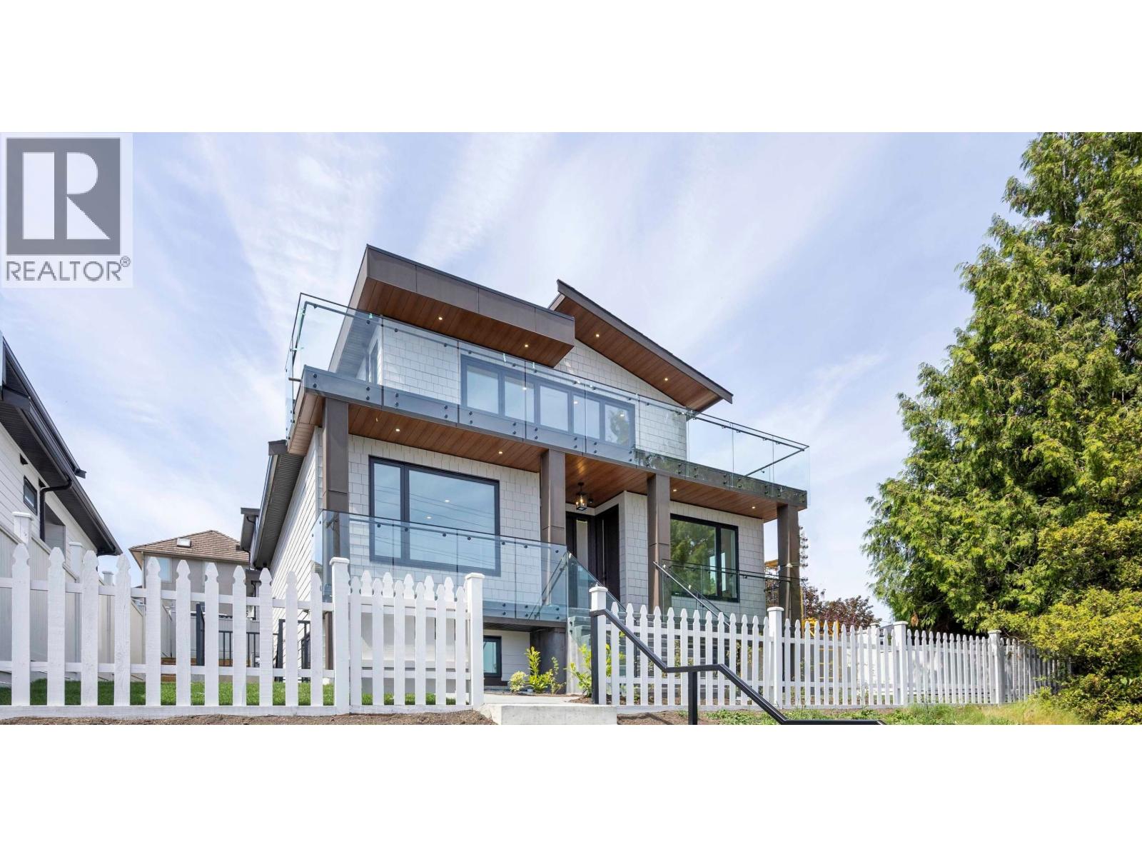 211 EIGHTH Avenue - main photo