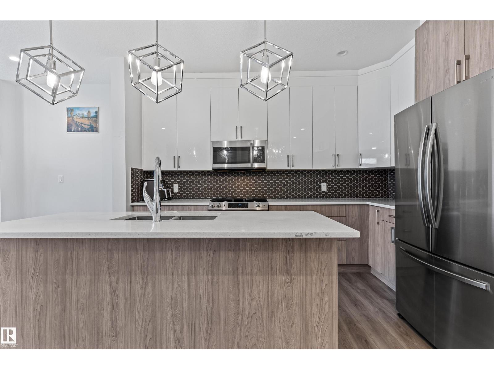8046 KIRIAK LI SW - 8
