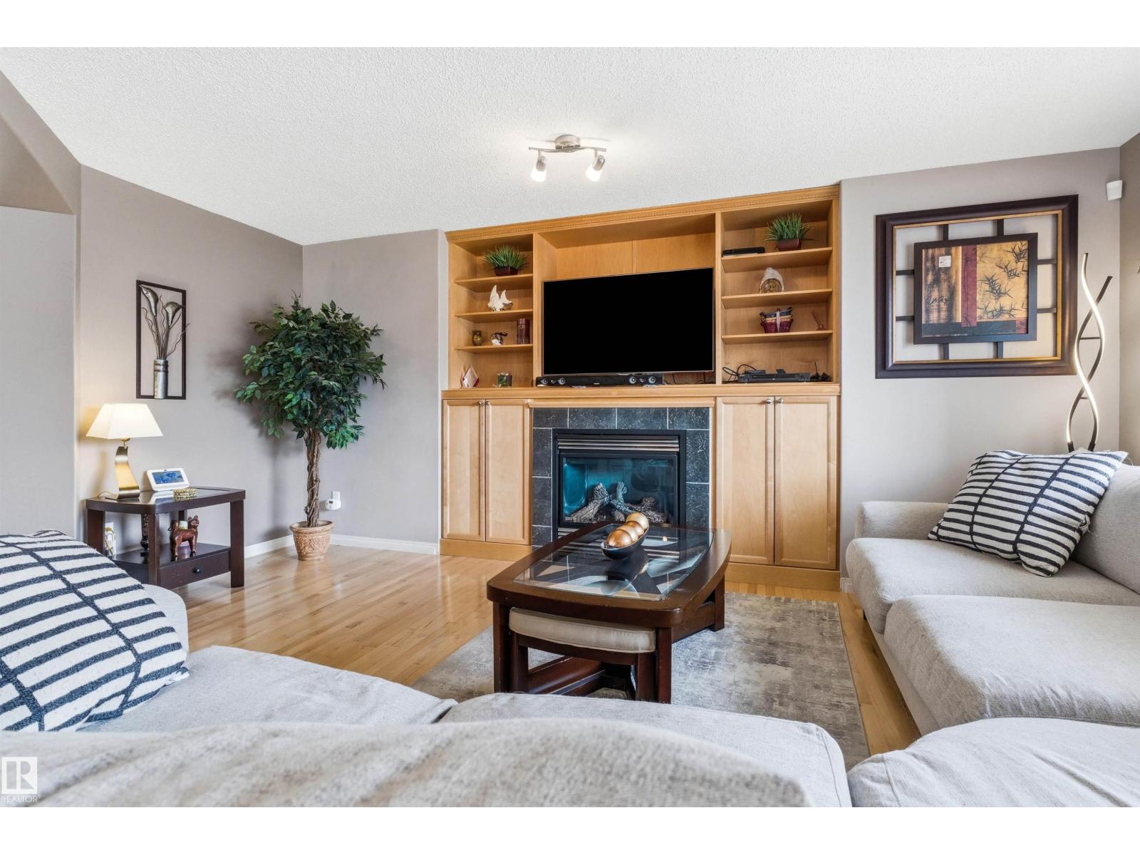 7307 SINGER WY NW - 7
