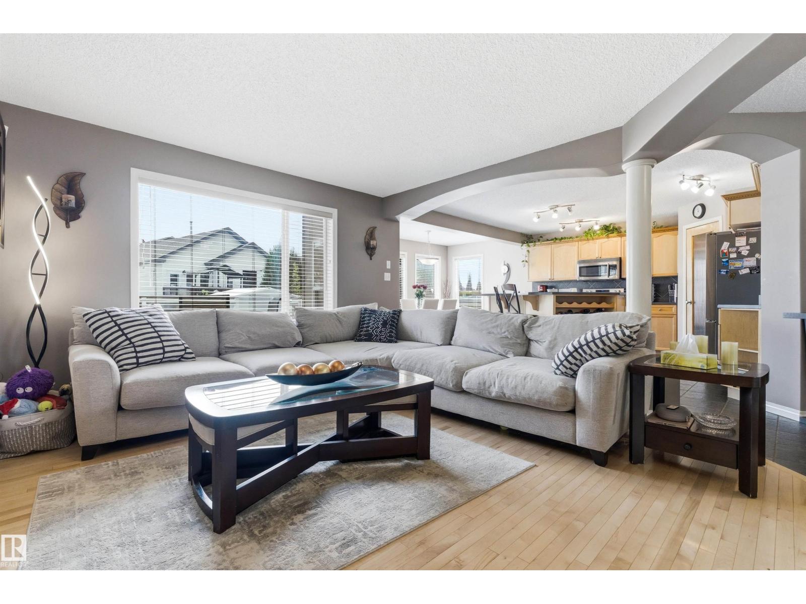 7307 SINGER WY NW - 8