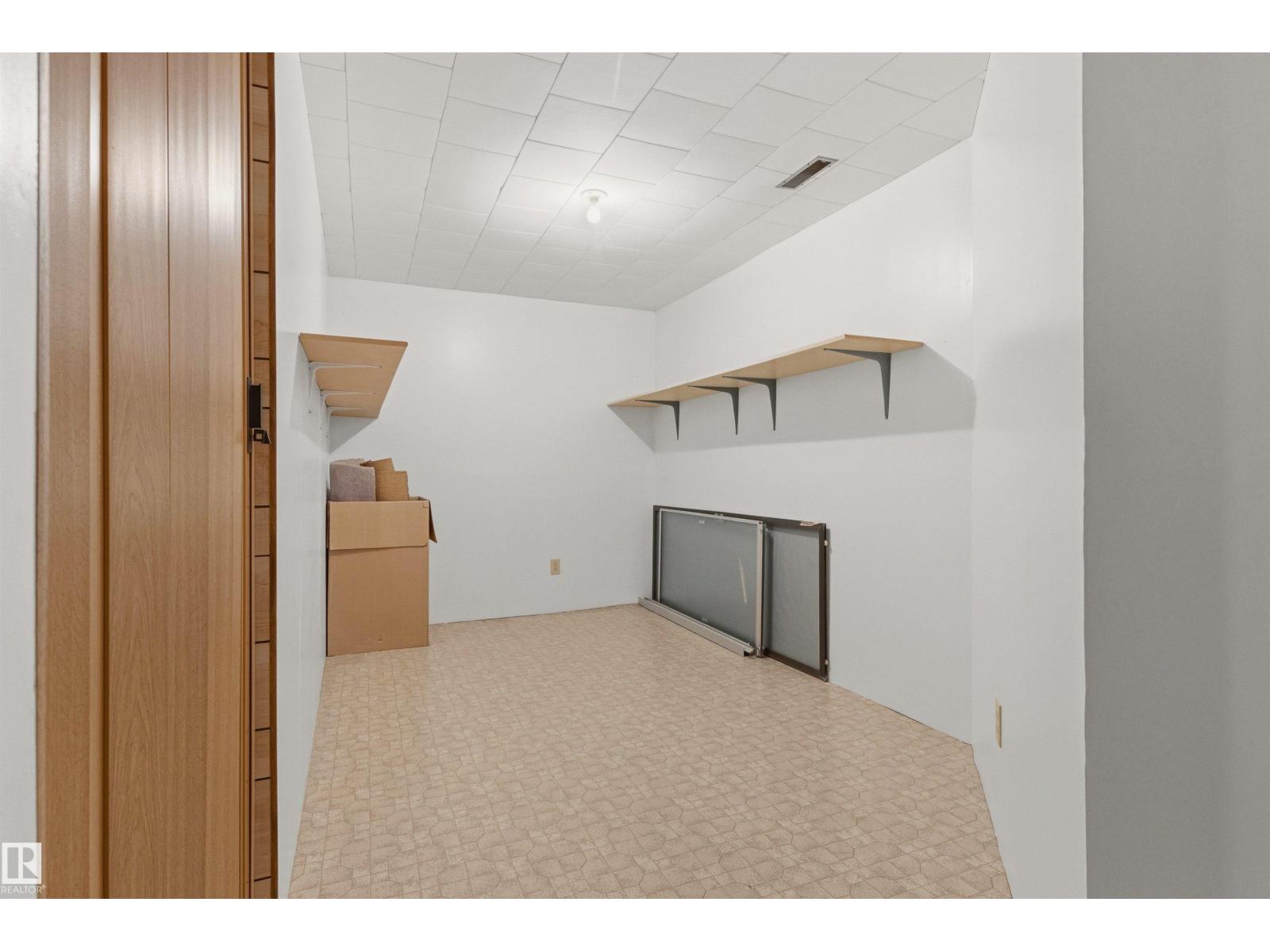 10670 153 AV NW - 51
