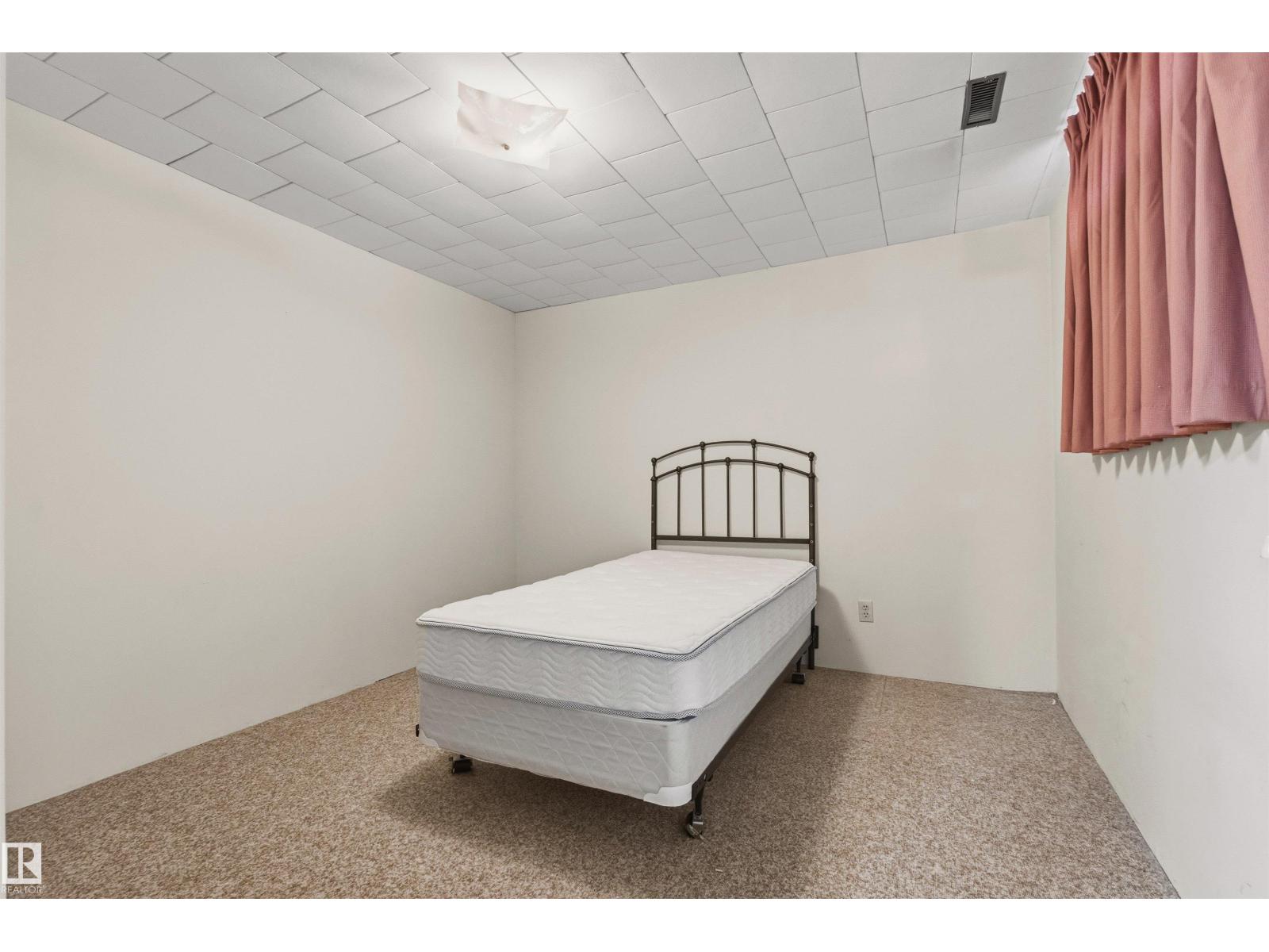 10670 153 AV NW - 47