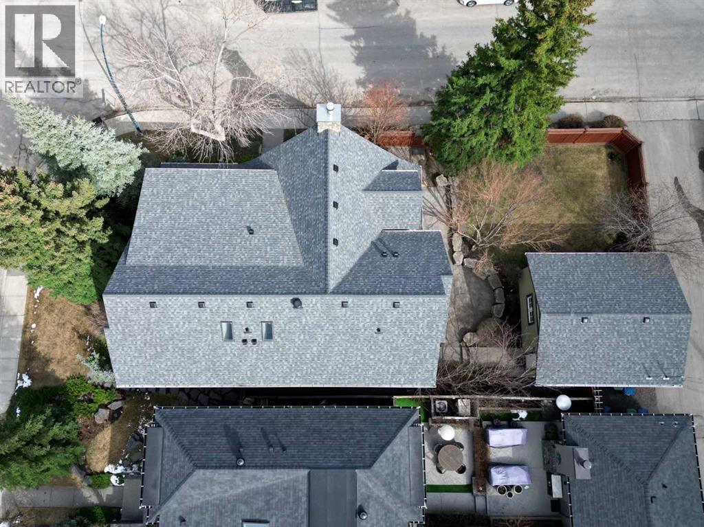 1903 48 Avenue SW - 47