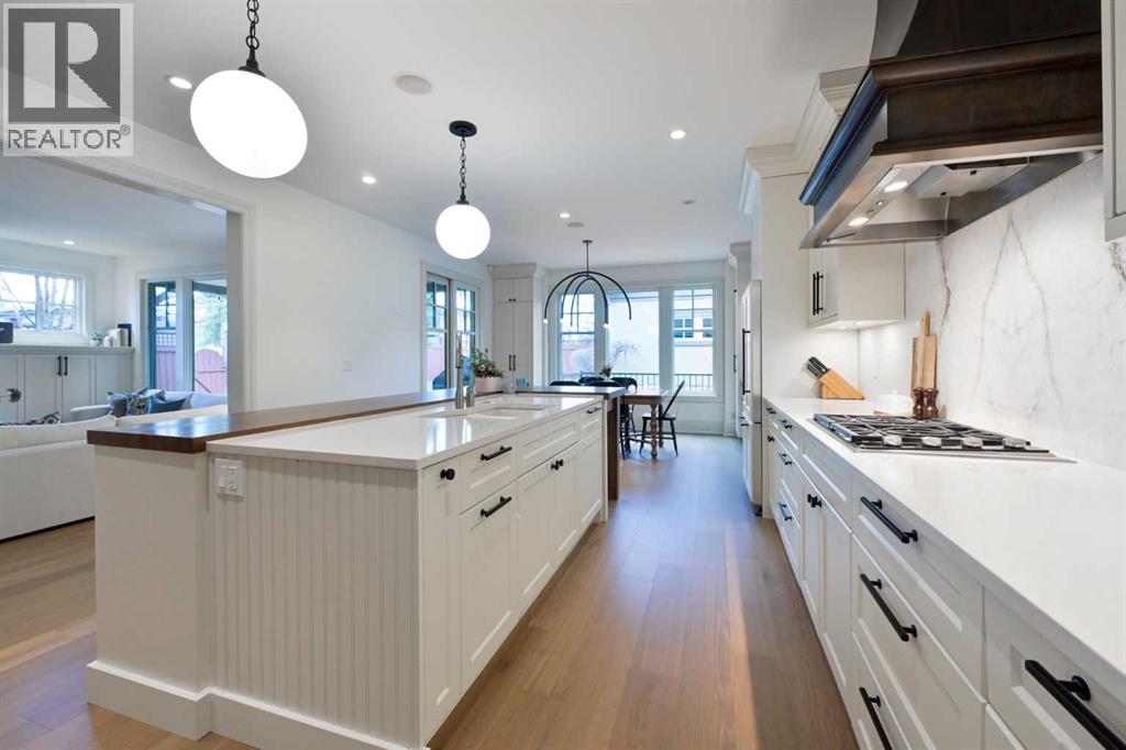 1903 48 Avenue SW - 9