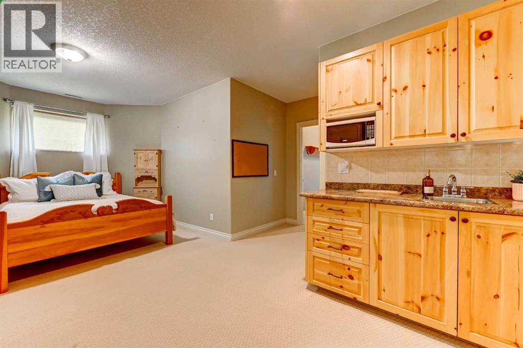 23 South Valley Boulevard - 41