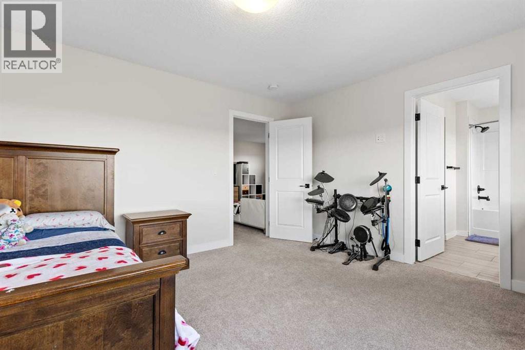 68 Walcrest View SE - 24