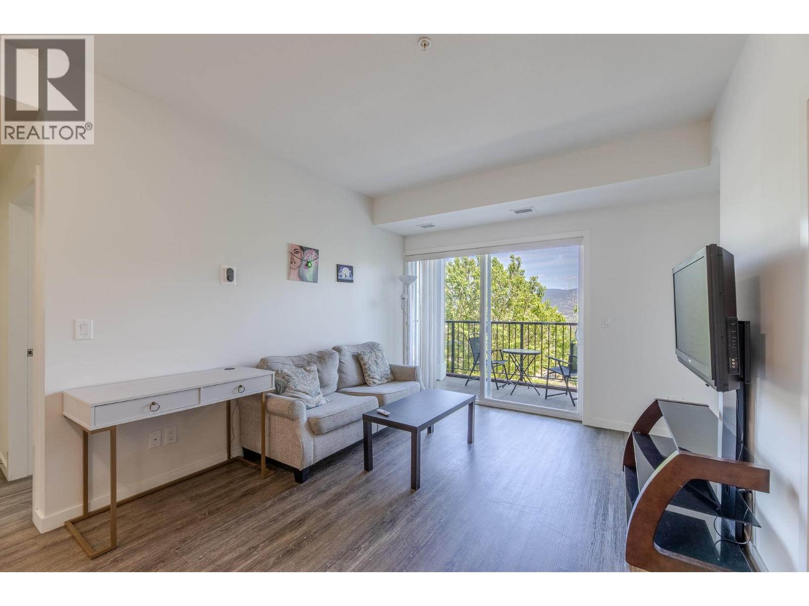 109 935 academy Way, Kelowna